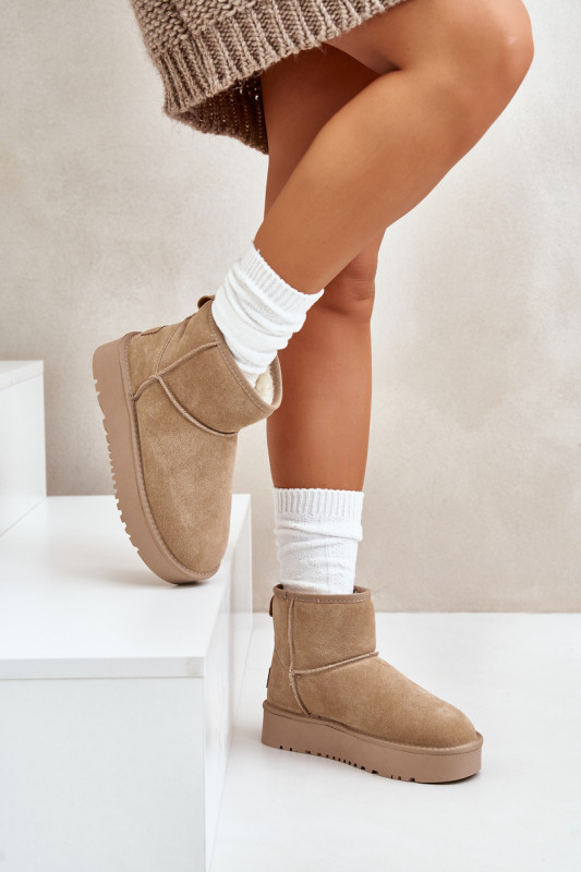 Beige Schneestiefel aus Veloursleder mit Plateau