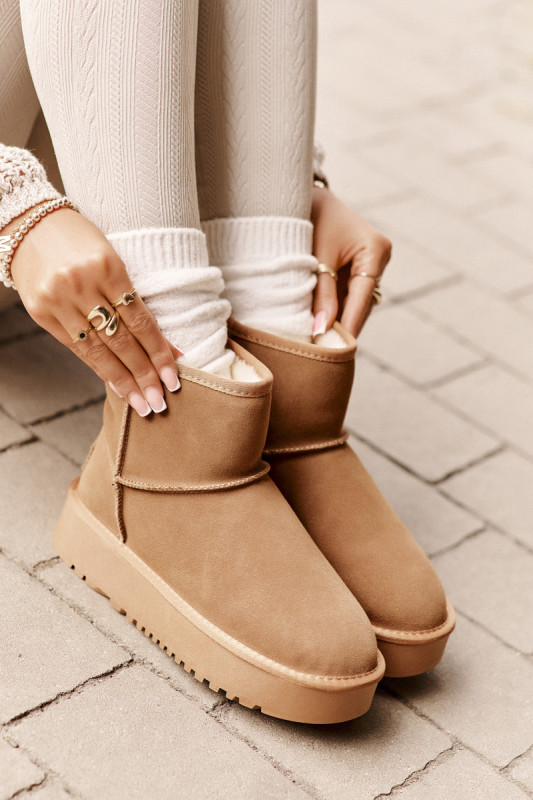 Snowboots aus Veloursleder mit Plateau in Braun