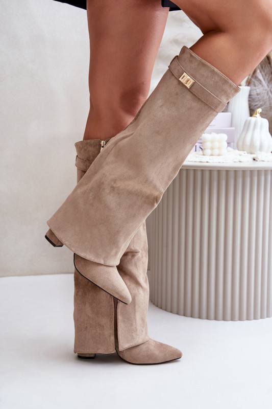 Beige Stiefel mit Blockabsatz und umgeschlagenem Schaft