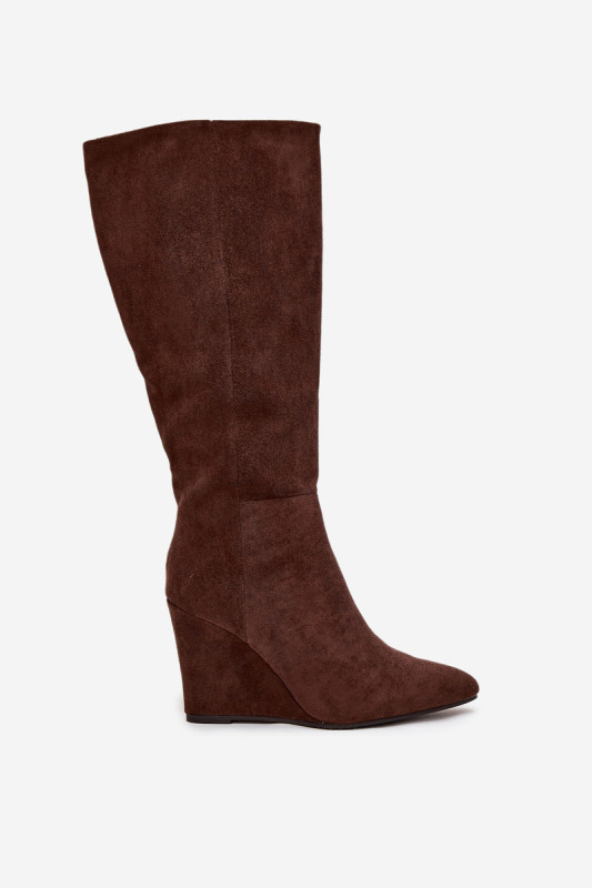 Gefütterte braune Stiefel mit Keilabsatz aus Wildlederimitat