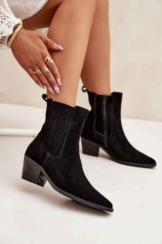 Gefütterte Veloursleder-Stiefelette mit Blockabsatz, schwarz