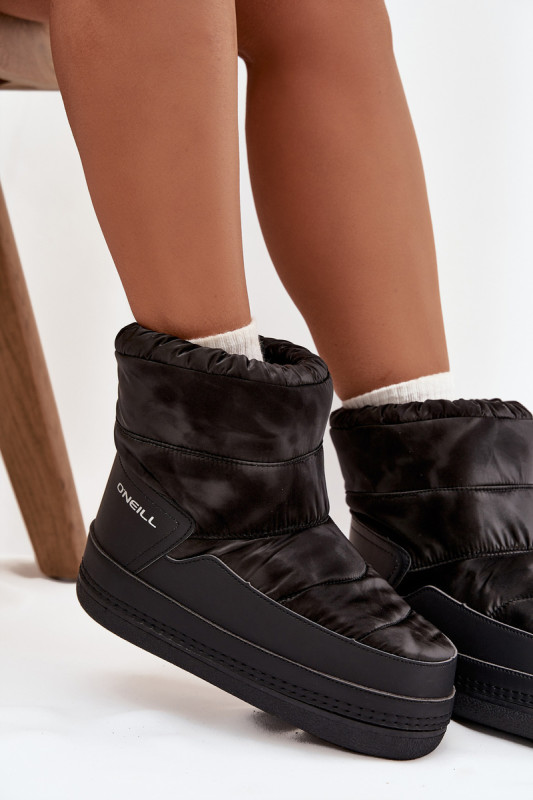 Schwarze Snowboots aus Kunstleder und Synthetik