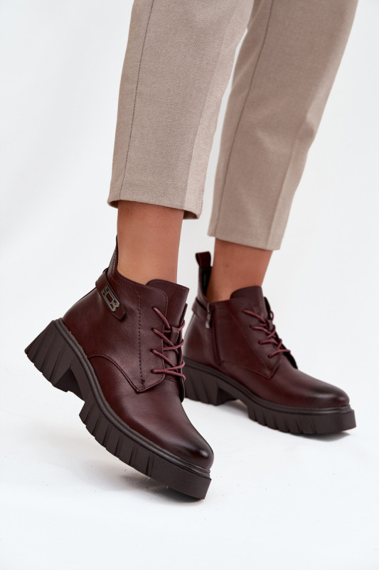 Niedrige gefütterte Stiefelette mit Blockabsatz und Zierband bordeaux