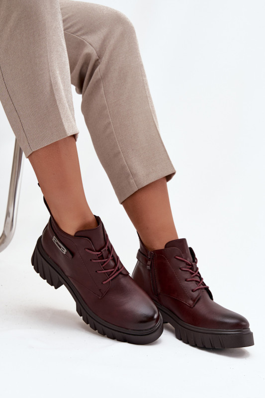 Niedrige gefütterte Stiefelette mit Blockabsatz und Zierband bordeaux