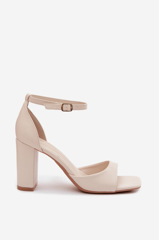 Beige Sandale mit Blockabsatz aus Kunstleder