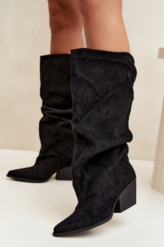 Stiefeletten aus Veloursleder mit gerafftem Schaft und Absatz, schwarz