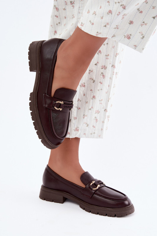 Mokassin mit dekorativem Detail in Bordeaux