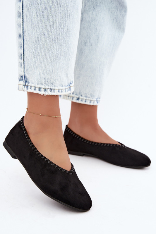 Schwarze Ballerinas mit geflochtenem Besatz