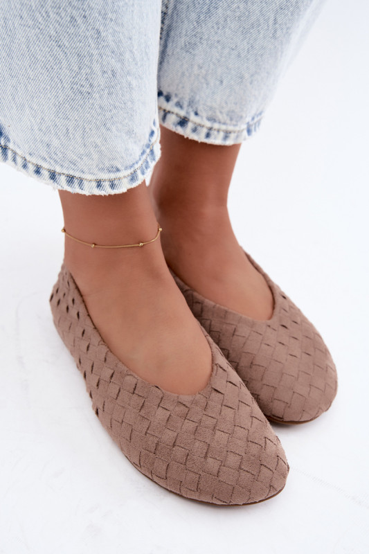 Geflochtene beige Ballerinas aus Kunstveloursleder