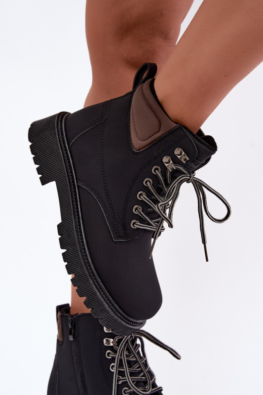 Schwarze gefütterte Stiefelette aus Kunstleder mit Plateau