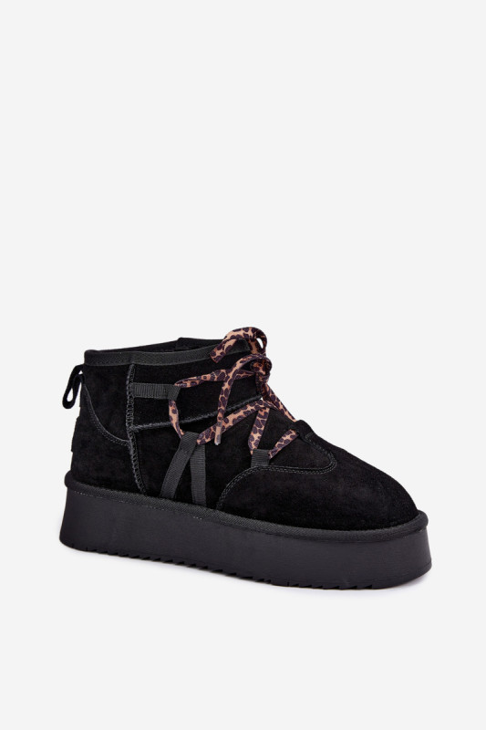 Schwarze Schneestiefel aus Veloursleder mit Schnürung und Plateausohle
