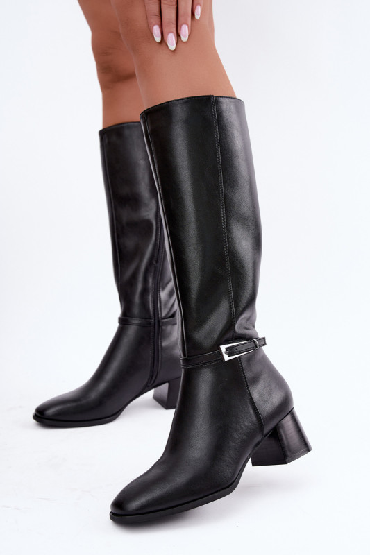 Gefütterte Lederstiefel mit Blockabsatz und Schnalle, schwarz