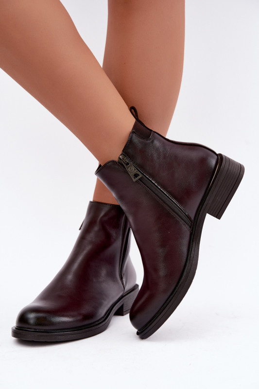 Gefütterte bordeauxrote Stiefelette aus Kunstleder mit flachem Absatz
