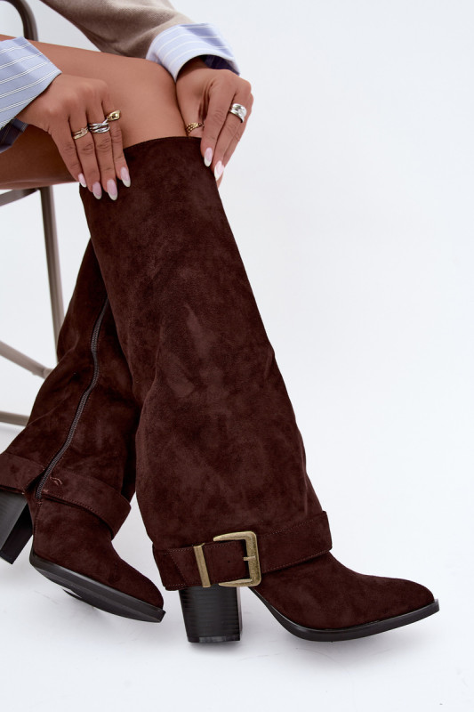 Stiefel mit Blockabsatz, umgeschlagenem Schaft und Schnalle, braun