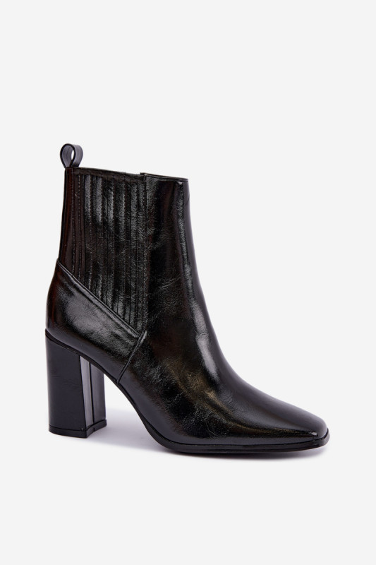 Schwarze lackierte Stiefelette mit Blockabsatz