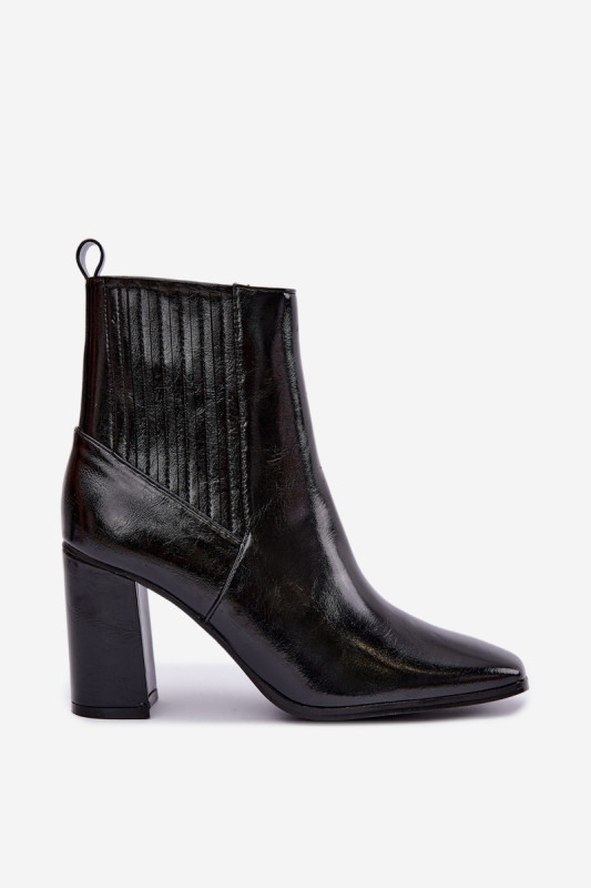 Schwarze lackierte Stiefelette mit Blockabsatz