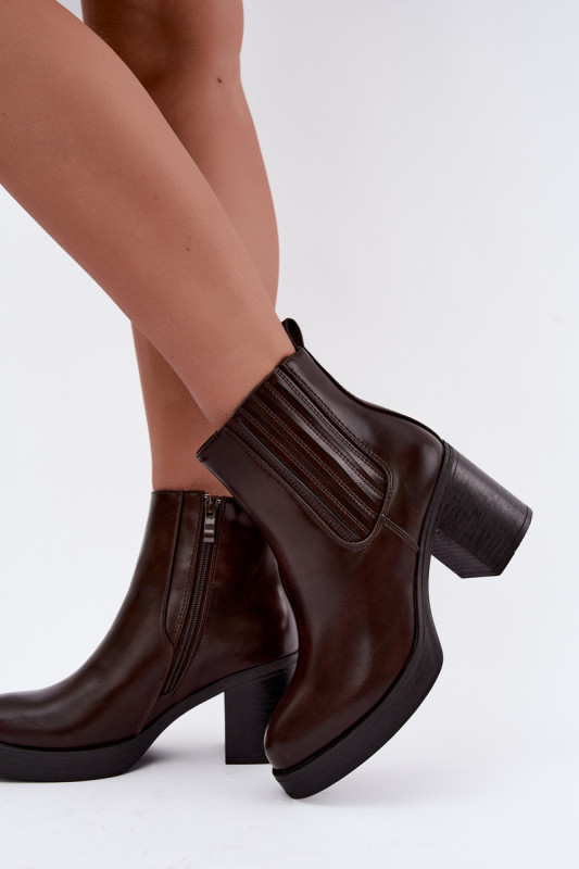 Gefütterte Stiefelette mit Blockabsatz, braun