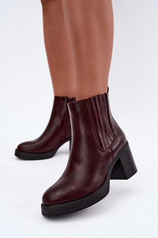 Gefütterte bordeauxrote Stiefelette mit Blockabsatz