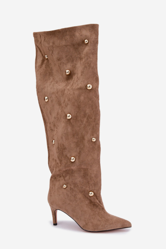 Beige Overknee-Stiefel mit Stilettoabsatz und goldenen Details