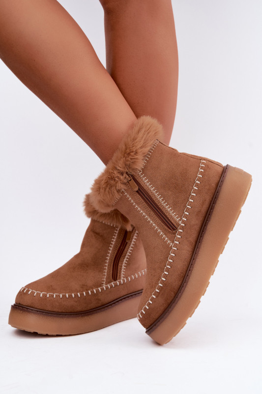 Schneestiefel mit Ziernähten und Fellbesatz camel