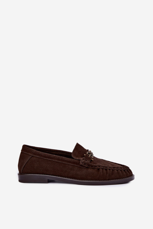 Veloursleder-Mokassin mit Zierde und Falten, braun