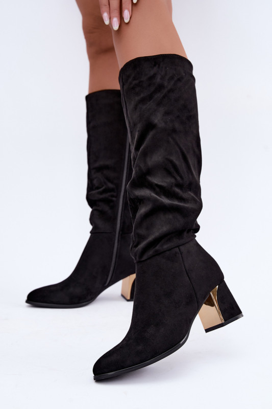 Schwarze Veloursstiefel mit Raffung und Blockabsatz
