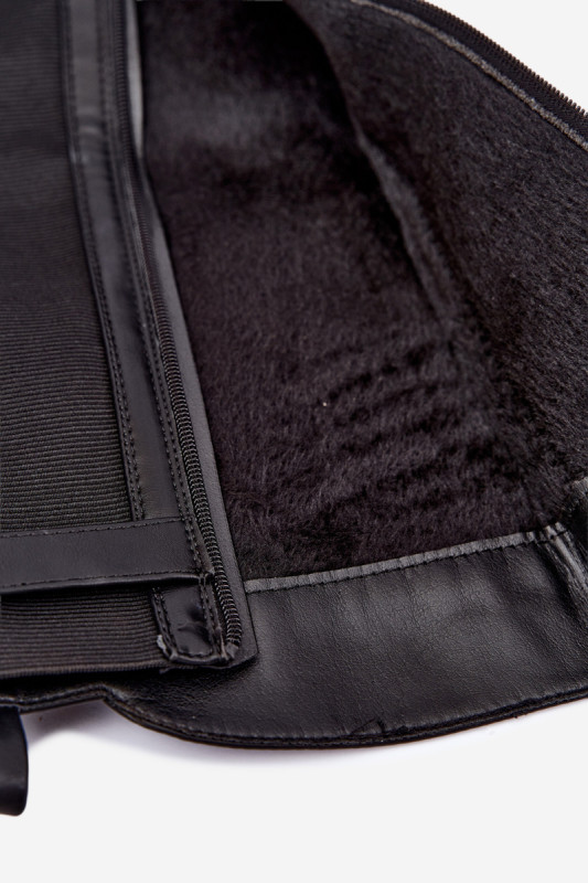Gefütterte Stiefel mit Blockabsatz und Schnalle schwarz