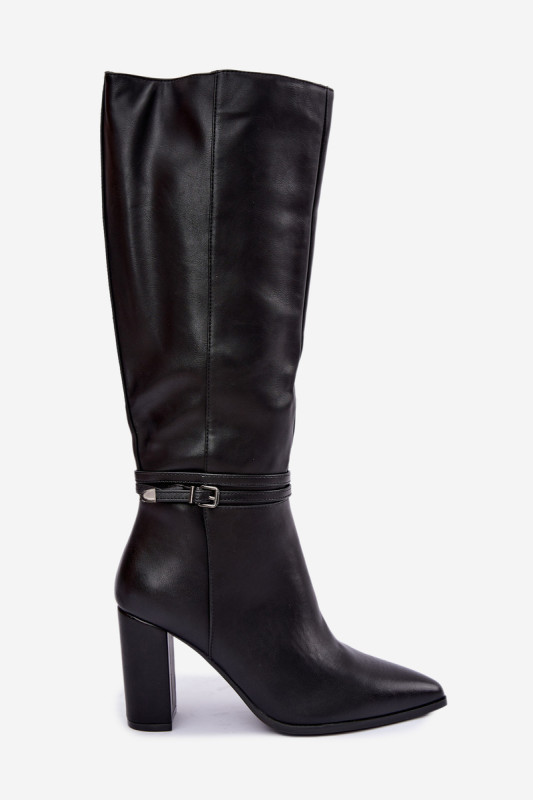 Gefütterte Overknee-Stiefel mit Riemen in Schwarz