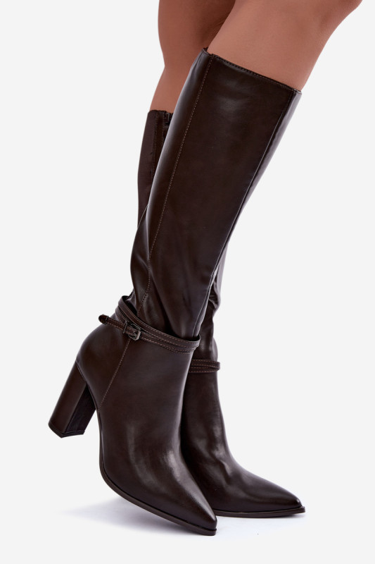 Gefütterte braune Stiefel mit Blockabsatz und Riemen