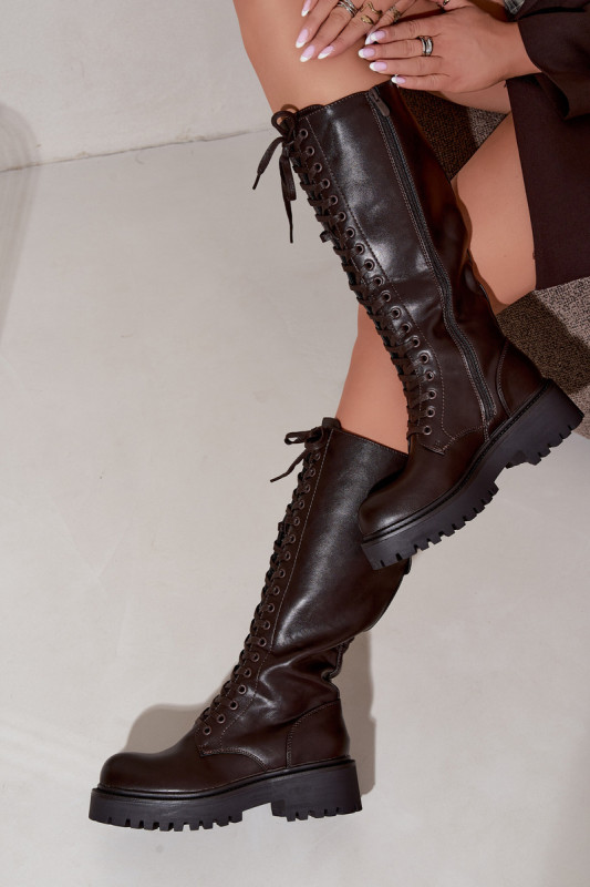 Braune Schnürstiefel mit Plateau aus Kunstleder