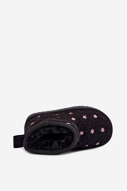 Schwarzer Schneestiefel mit kleinen Blumen und Fell