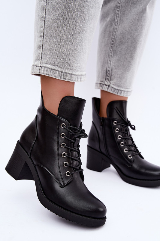 Schnürbare gefütterte Stiefelette mit Blockabsatz, schwarz