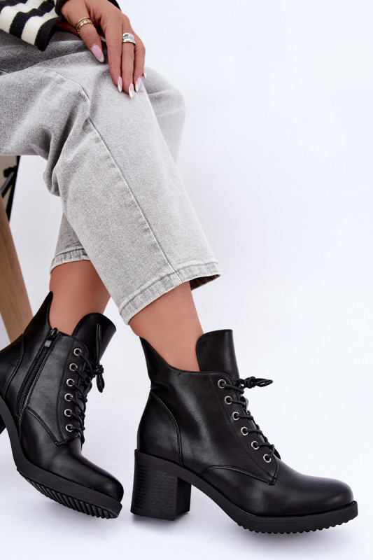 Schnürbare gefütterte Stiefelette mit Blockabsatz, schwarz
