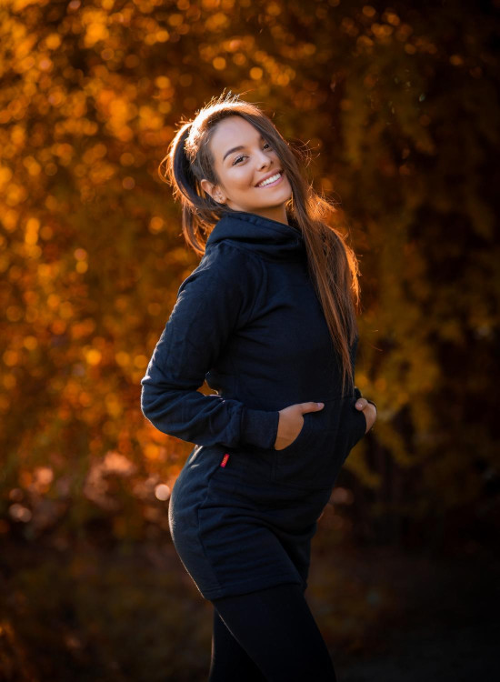 Sweatshirt/Sweatkleid mit Kapuze schwarz