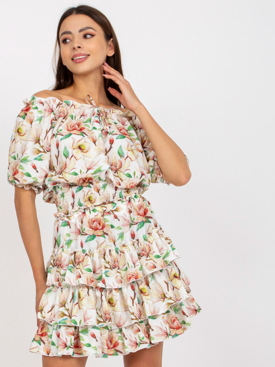 Weiß-rotes Set mit Blumenmuster