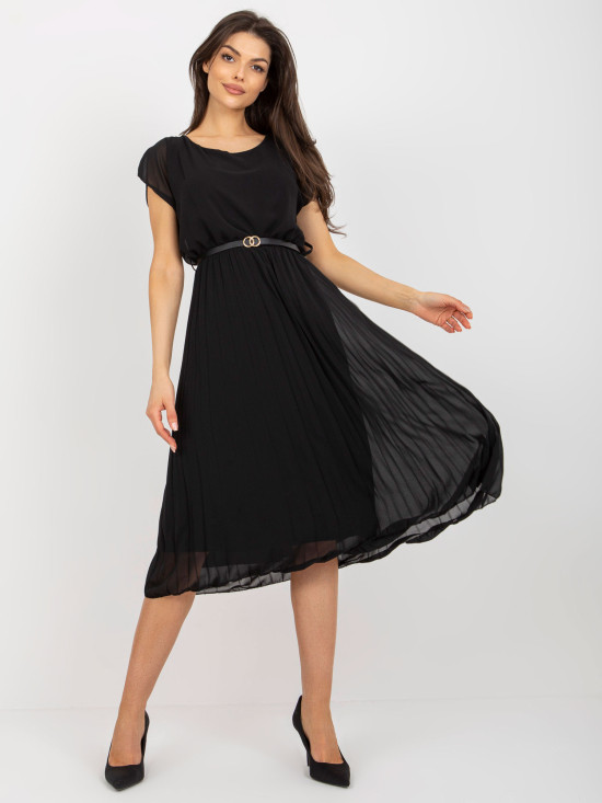 Schwarzes plissiertes Kleid mit rundem Ausschnitt