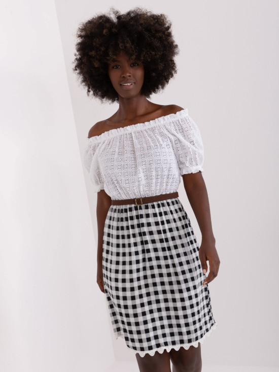 Ecru-schwarzes Kleid im hiszpanka-Stil mit Gürtel