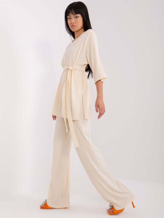 Helle beige Damen Casual Komplett mit Streifen