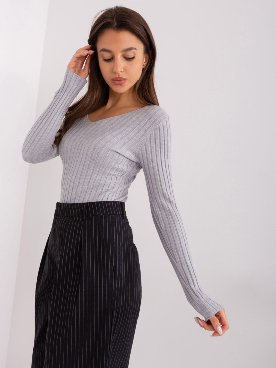 Helle graue klassische Pullover mit V-Ausschnitt