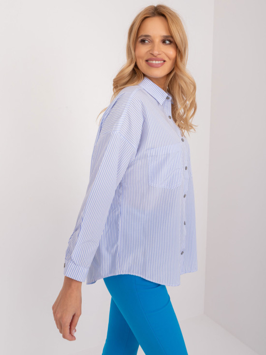 Klassische weiße Bluse mit blauen Streifen