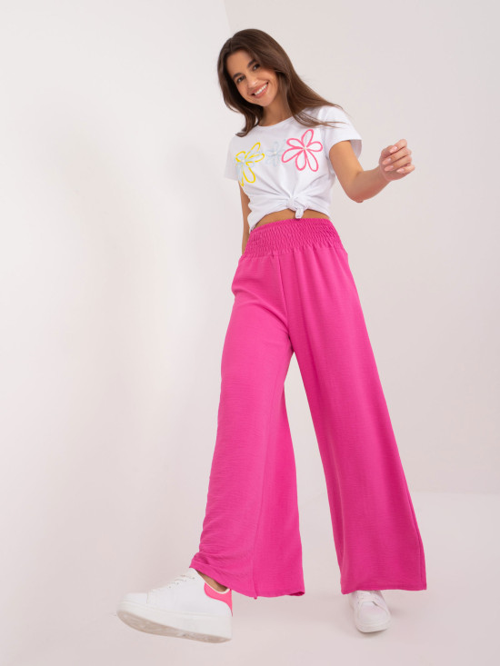 Weißes T-Shirt mit Applikation