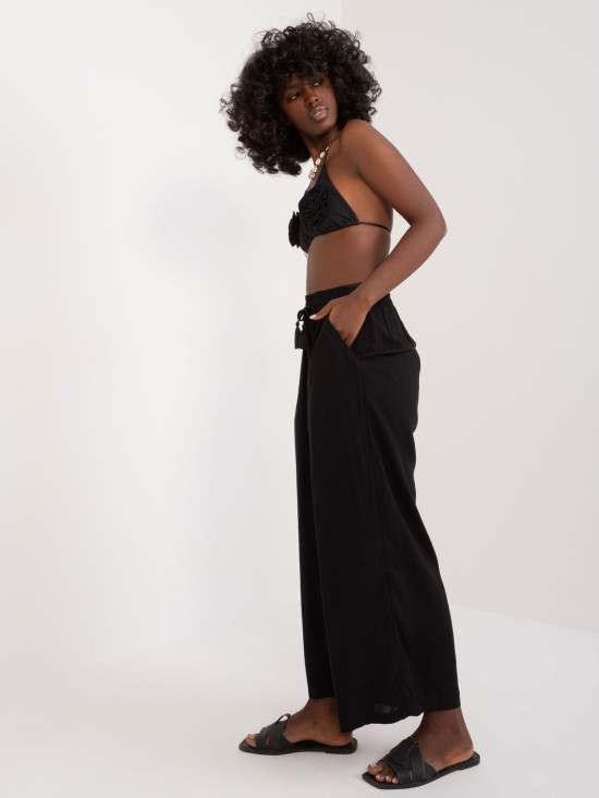 Stylische schwarze Palazzo-Hosen