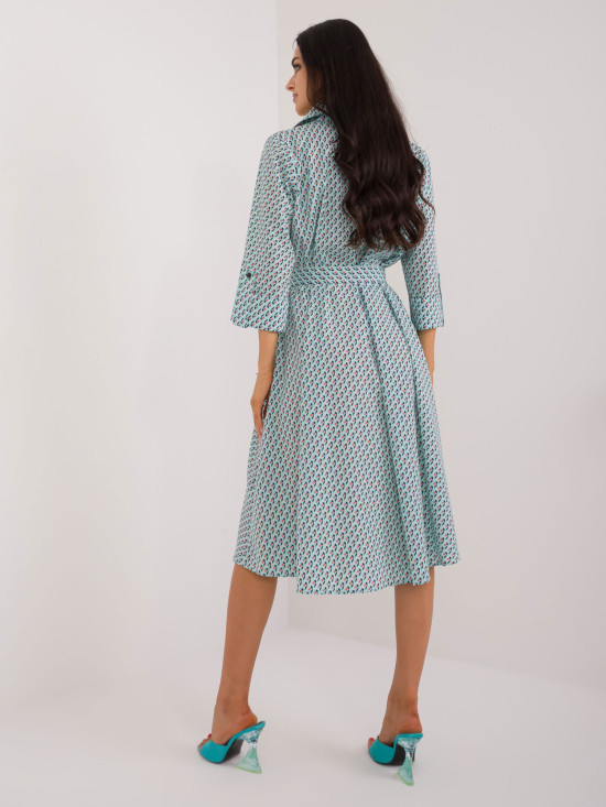 Ausgestellte Midi-Kleid mit 3/4-Ärmeln