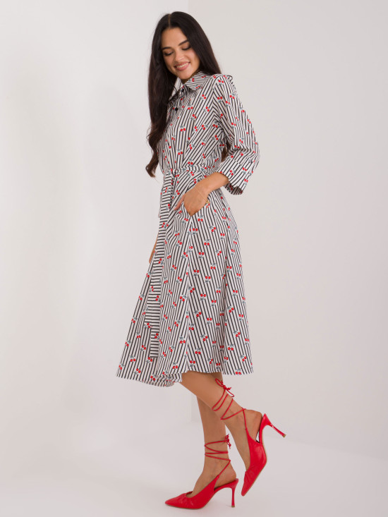 Elegantes ausgestelltes Kleid mit 3/4-Ärmeln