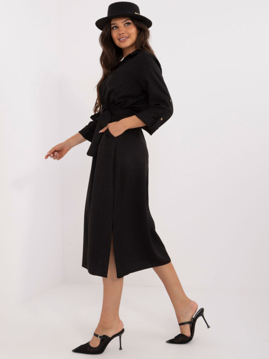 Elegantes schwarzes ausgestelltes Kleid