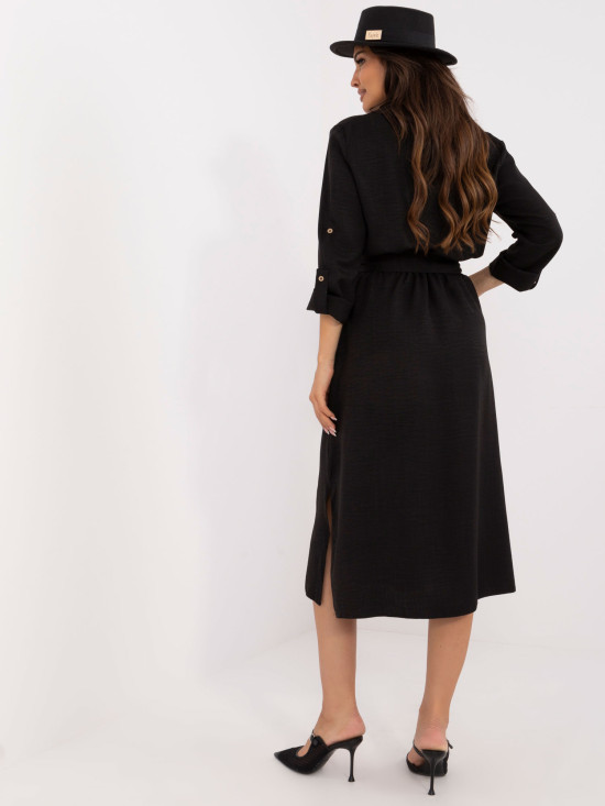 Elegantes schwarzes ausgestelltes Kleid