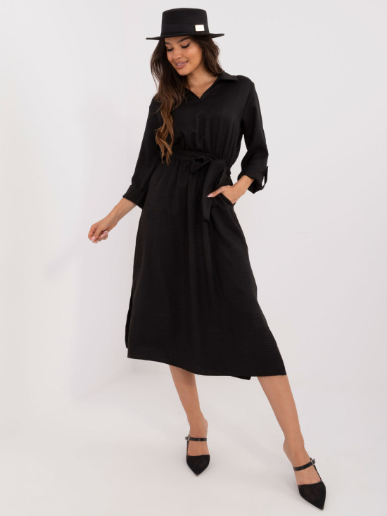Elegantes schwarzes ausgestelltes Kleid
