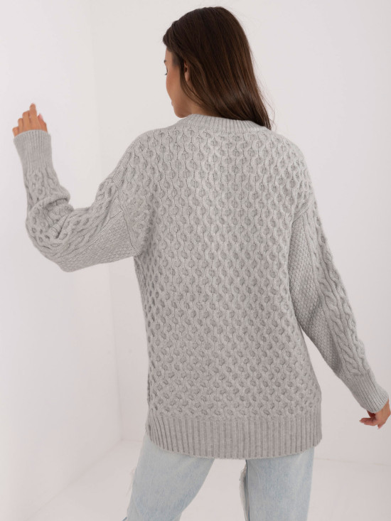 Stylischer grauer Pullover mit langen Ärmeln