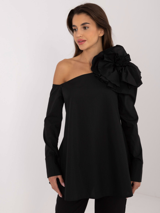 Elegante schwarze Bluse mit asymmetrischem Ausschnitt