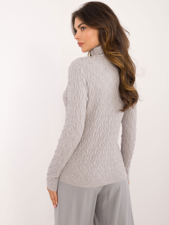 Grauer Pullover mit Rollkragen